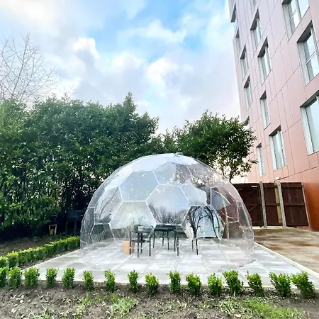 Private Garden Apartment With Geodome Manchester Exterior photo